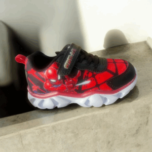 Sneakers nere e rosse da bambino con luci nella suola Spiderman