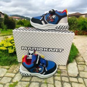 Scarpe Super Mario  sneaker con motivo Mario, chiusura in velcro, luci a LED ad ogni passo, ideali per la scuola e il tempo libero