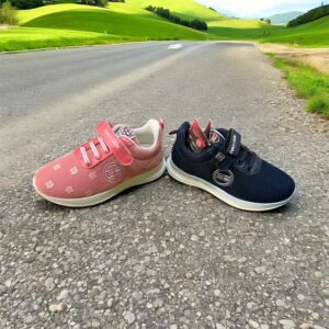 Sneakers rosa o blu junior in offerta!!!!!