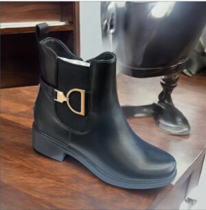 STIVALETTO CLASSICO NERO CON FIBBIA LAMINATA