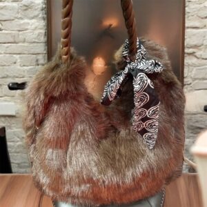 Photoroom_20251122_164040 borsa a tracolla in pelliccia sintetica